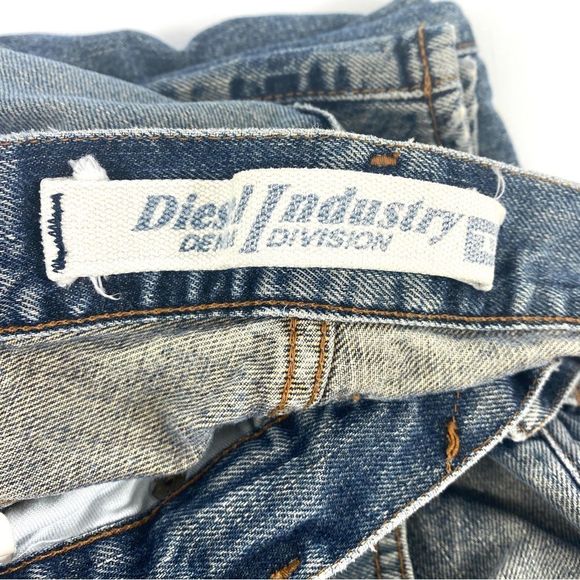 Diesel Industries Y2K boot cut jeans. Made in Italy. women’s size 32 - Picture 13 of 16